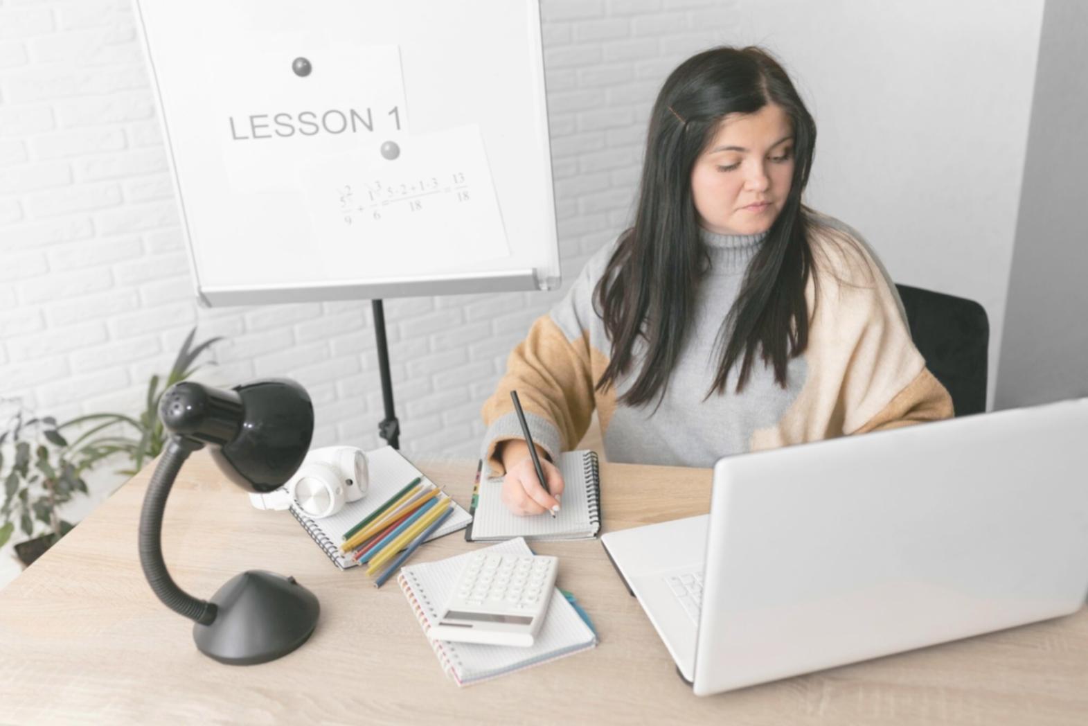 Analyse de documents de franchise lors d'une session de formation